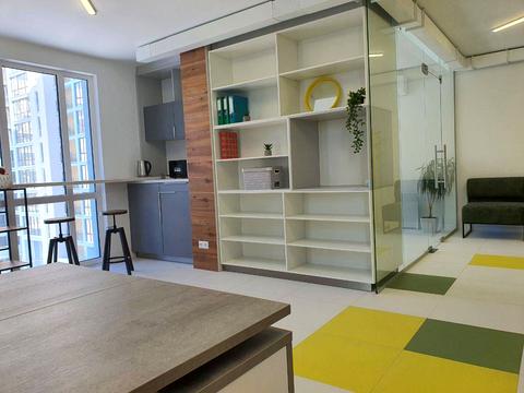 комерційна за адресою Стрийська вул., 108