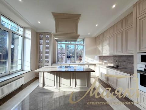 будинок за адресою Набережна вул.