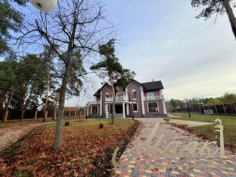 будинок за адресою Набережна вул.