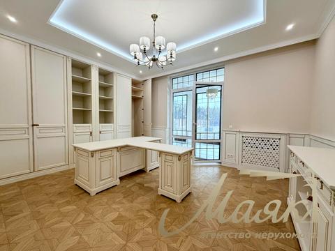 будинок за адресою Набережна вул.