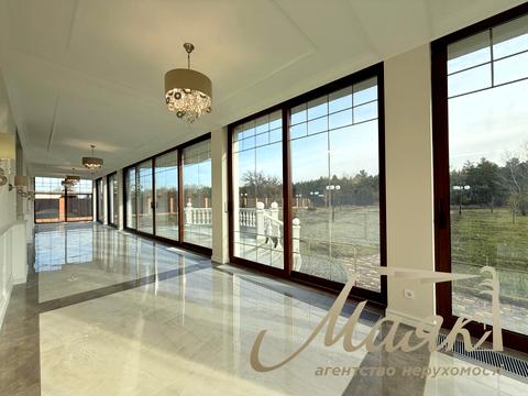 будинок за адресою Набережна вул.