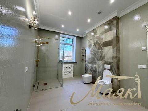 будинок за адресою Набережна вул.