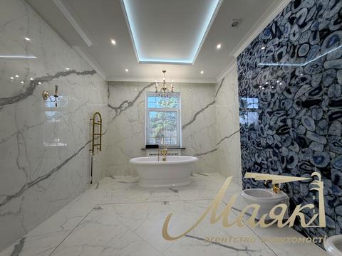 будинок за адресою Набережна вул.