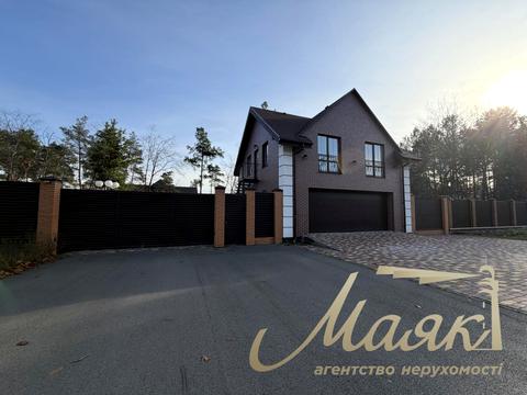 будинок за адресою Набережна вул.