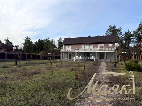 будинок за адресою Набережна вул.