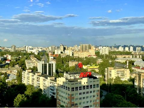 квартира за адресою Авіаконструктора Ігоря Сікорського вул. (Танкова), 1