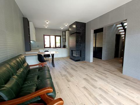 будинок за адресою с. Конопниця, Червоної Калини вул.