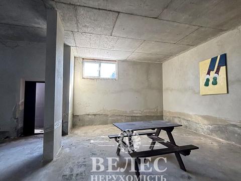 комерційна за адресою Практична вул., 1