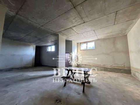 комерційна за адресою Практична вул., 1