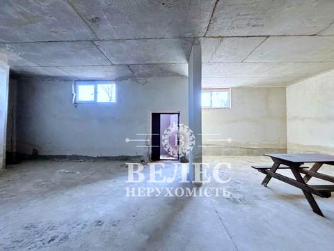 комерційна за адресою Практична вул., 1