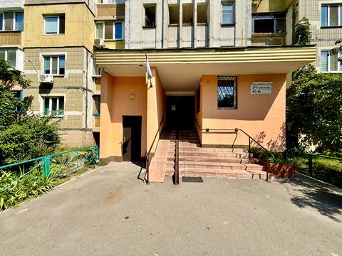 квартира по адресу Драгоманова ул., 40-Б