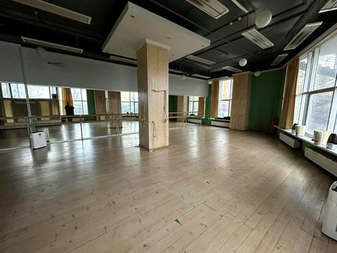 комерційна за адресою Оболонська набережна вул., 1, к2