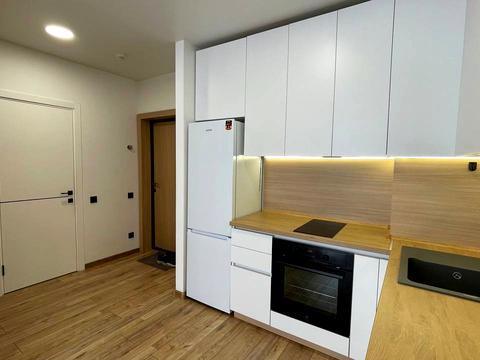 квартира за адресою Космічна вул., 5