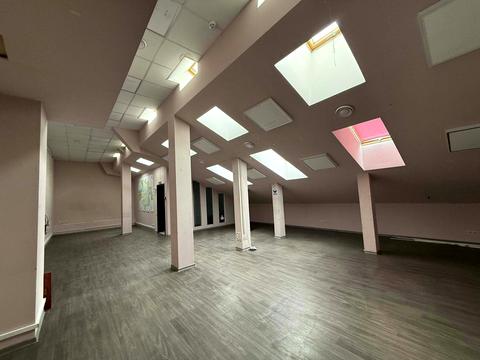 комерційна за адресою Лазаря Глоби вул. (Андрія Фабра), 2