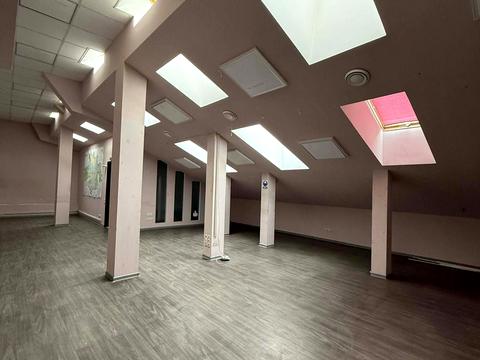 комерційна за адресою Лазаря Глоби вул. (Андрія Фабра), 2