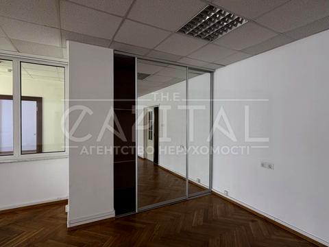 комерційна за адресою Богдана Хмельницького вул., 55