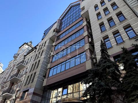 комерційна за адресою Богдана Хмельницького вул., 55