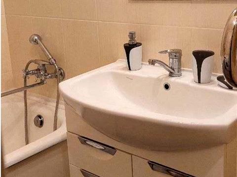 квартира по адресу Ревуцкого ул., 18