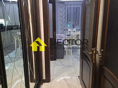 квартира за адресою Героїв України вул., (Будинок)