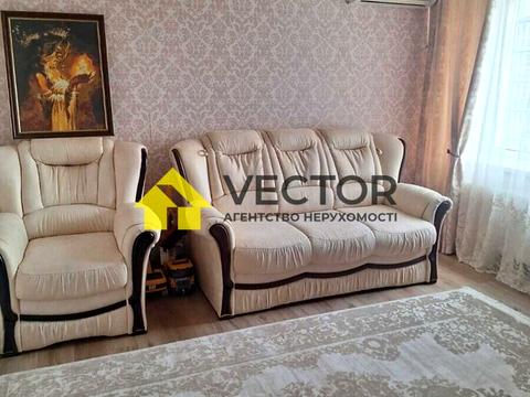 квартира за адресою Героїв України вул., (Будинок)