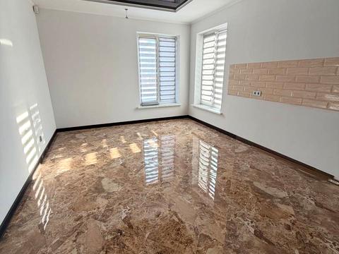 будинок за адресою с. Драгомирчани, київська, 1