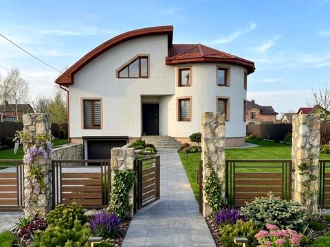 будинок за адресою с. Драгомирчани, київська, 1