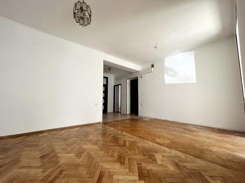 квартира за адресою Родини Барвінських вул., 12