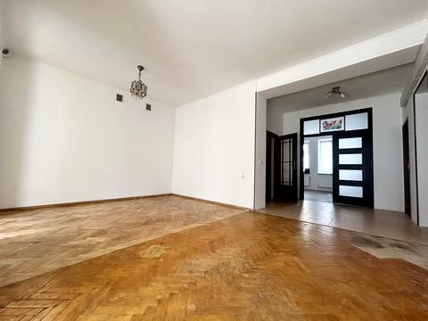 квартира за адресою Родини Барвінських вул., 12