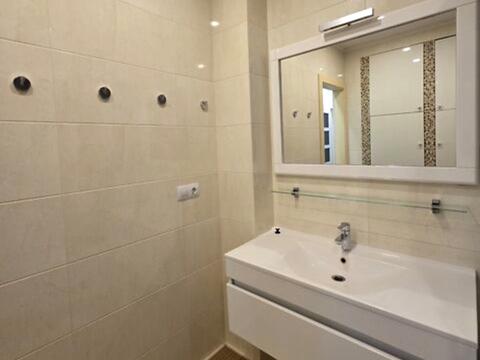 квартира за адресою Академіка Глушкова просп., 9-В