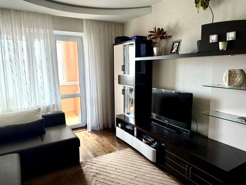 квартира за адресою Академіка Єфремова вул. (Командарма Уборевича), 17