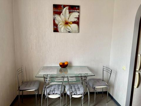 квартира за адресою Академіка Єфремова вул. (Командарма Уборевича), 17