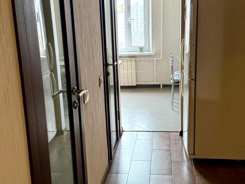 квартира за адресою Академіка Єфремова вул. (Командарма Уборевича), 17