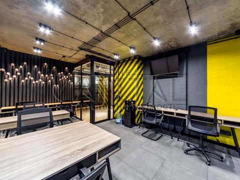 комерційна за адресою Митрополита Василя Липківського вул. (Урицького), 37-В