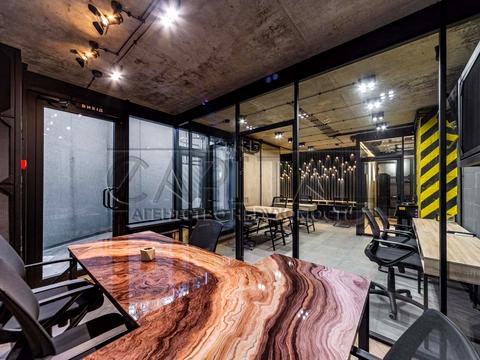 комерційна за адресою Митрополита Василя Липківського вул. (Урицького), 37-В