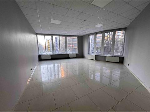 комерційна за адресою Подільська вул., 93