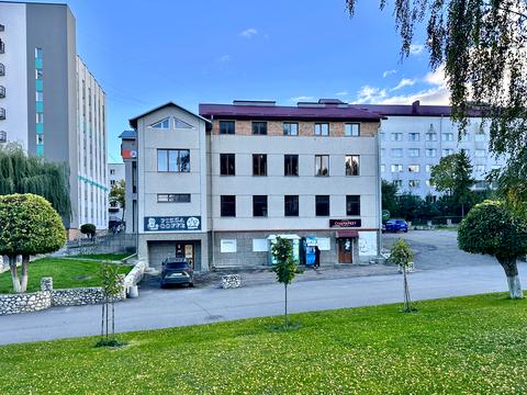 комерційна за адресою Львівська вул., 5