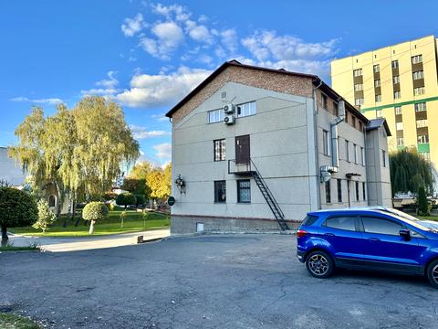 комерційна за адресою Львівська вул., 5