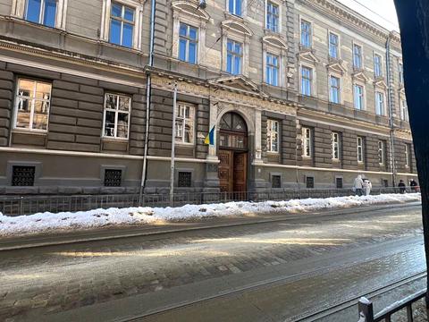 комерційна за адресою Гетьмана Петра Дорошенка вул. (Жовтнева), 42