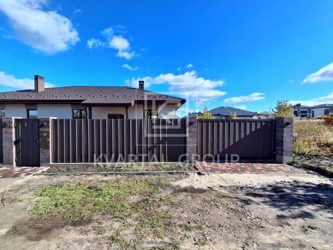 дом по адресу Евгения Плужника ул., 1