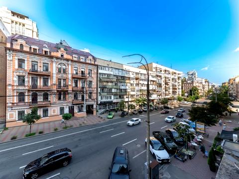 комерційна за адресою Саксаганського вул., 110