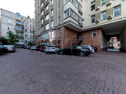 комерційна за адресою Саксаганського вул., 110