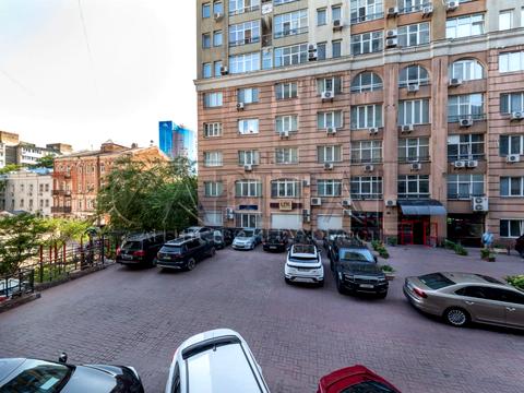 комерційна за адресою Саксаганського вул., 110