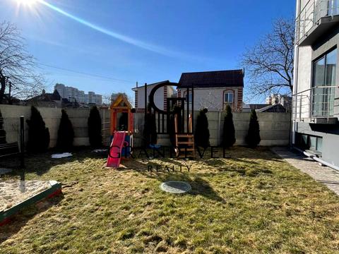 квартира за адресою Осіння вул., 71