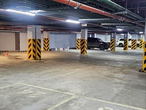 комерційна за адресою Саксаганського вул., 80