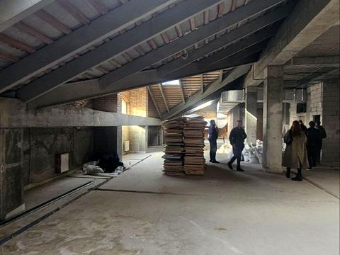 комерційна за адресою Саксаганського вул., 80