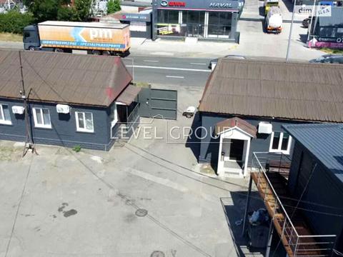 комерційна за адресою Празька вул., 3