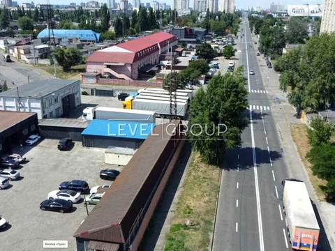 комерційна за адресою Празька вул., 3