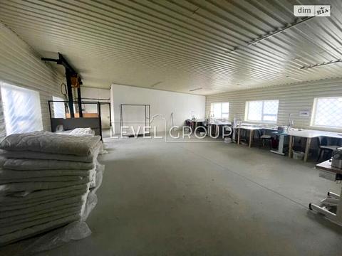 комерційна за адресою Празька вул., 3