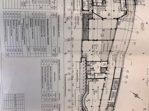 комерційна за адресою Саксаганського вул., 80