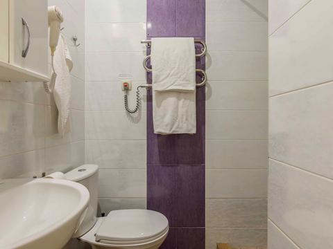 комерційна за адресою Саксаганського вул., 147/5